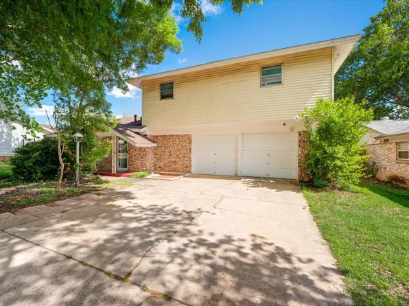 501 Bayless Dr, Euless, TX 76040