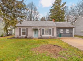 8103 Old Fitch Rd, Olmsted Falls, OH 44138