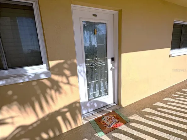 11605 3rd St E APT 306, Treasure Island, FL 33706