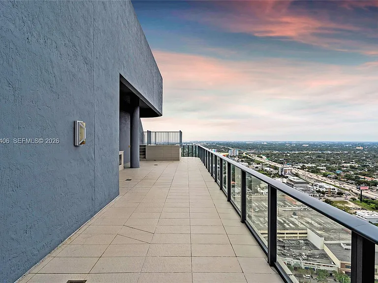 121 NE 34th St #Penthouse 3217 — Photo 38
