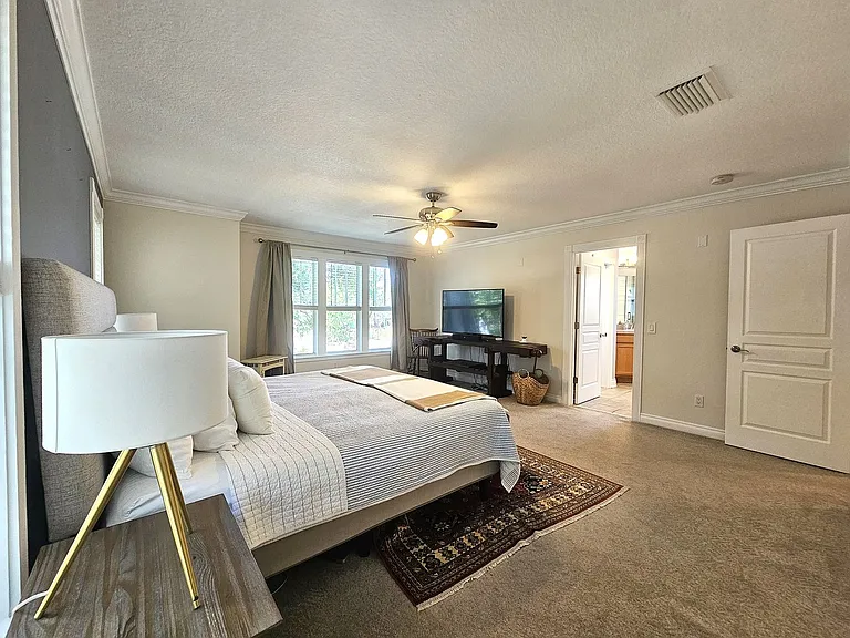 7402 S De Soto St — Photo 23