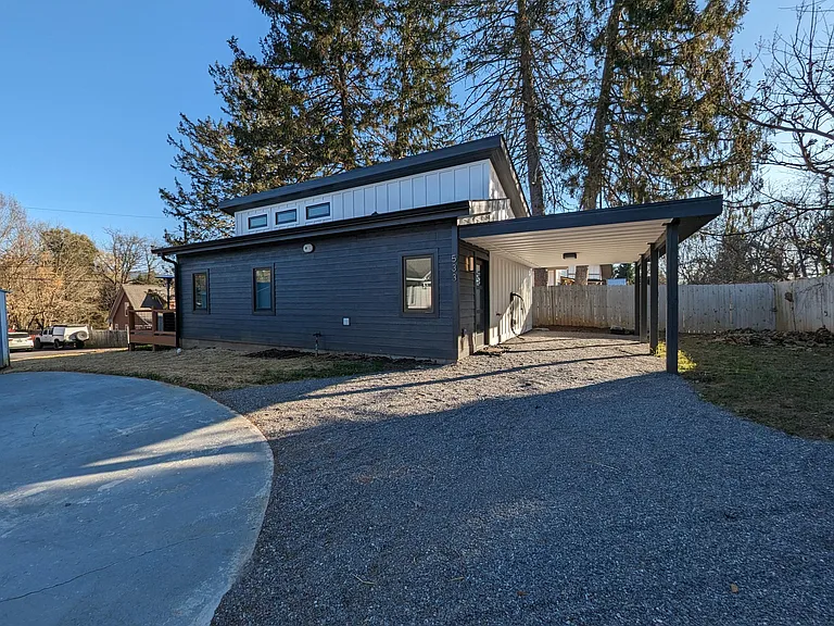 533 Fairview Rd — Photo 4