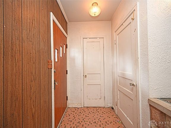 5th image of 209 Julia Ave
