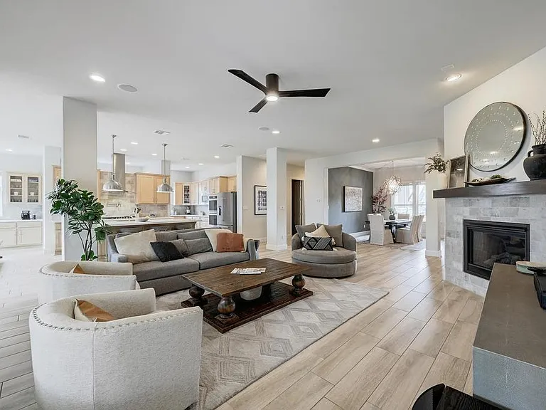249 Townes Ct — Photo 6