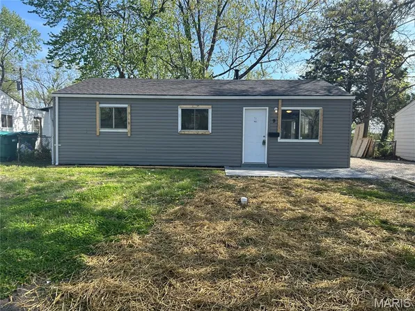 9 Saint Lambert Dr, Cahokia, IL 62206
