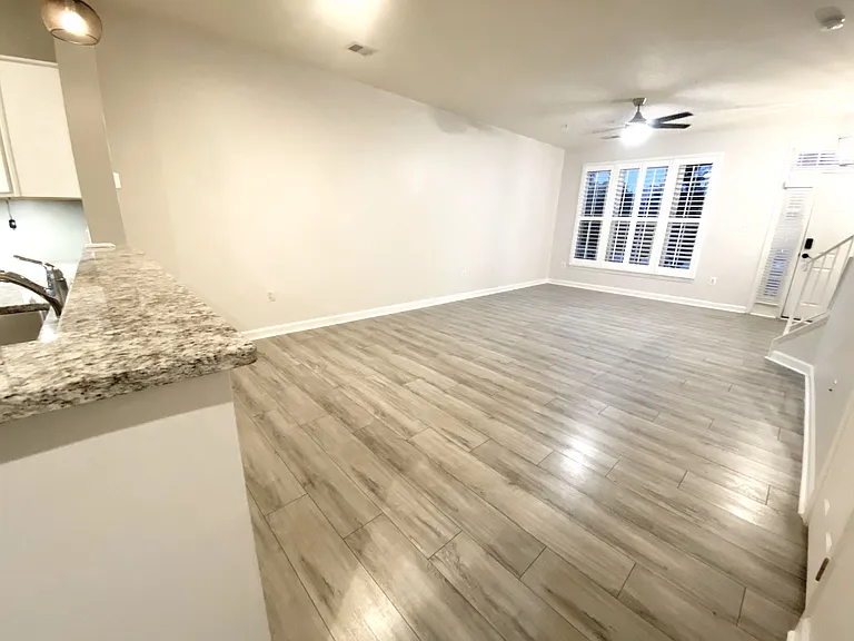 8704 Aspen Grove Ct — Photo 6