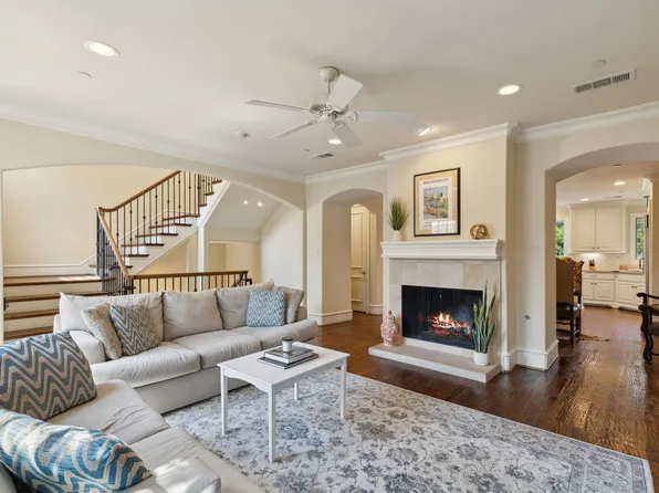 4133 University Blvd APT 3, University Park, TX 75205