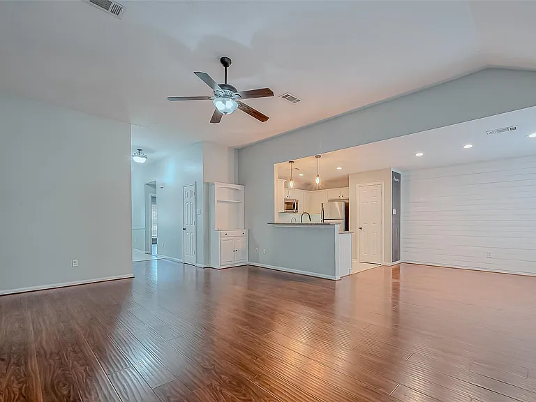 7135 Woodland Oaks — Photo 9