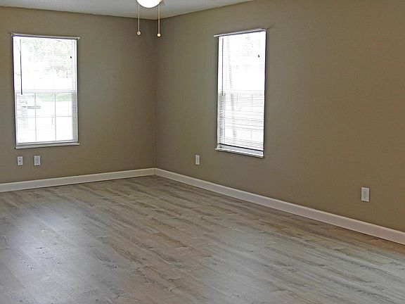 4th image of 414 Maryville Hwy #2
