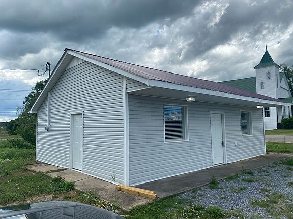 4th image of 1502 Old State Highway 70 S