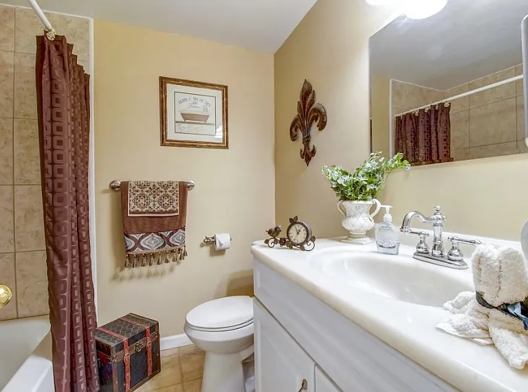 Beechwood Manor Apartments — Photo 13