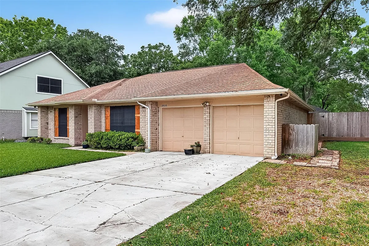 Building Photo - 2928 Laurelridge Dr