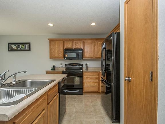 3rd image of 10524 Catalina Dr