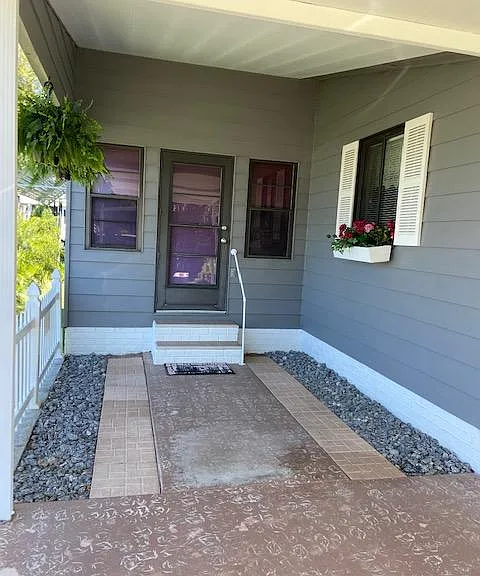 932 Oleander St — Photo 2