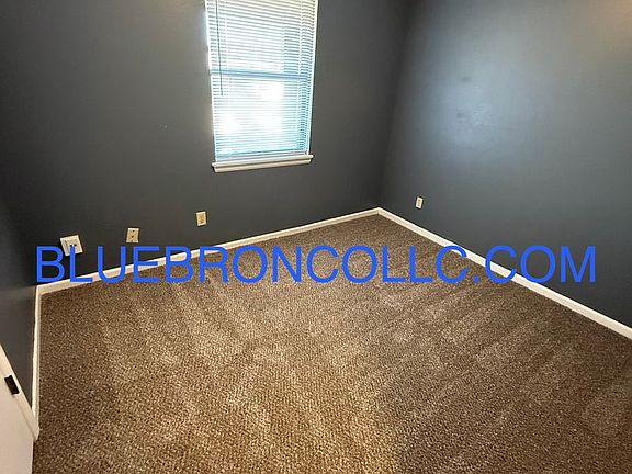 5th image of 511 Sky Vue Dr APT D