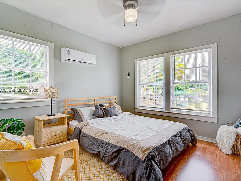 227 SW 30th Ave #B — Photo 10