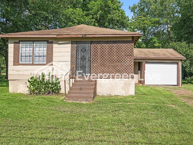 425 Lenard Ave — Photo 1