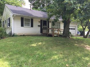 40 Phillips Dr, Decatur, IL 62521