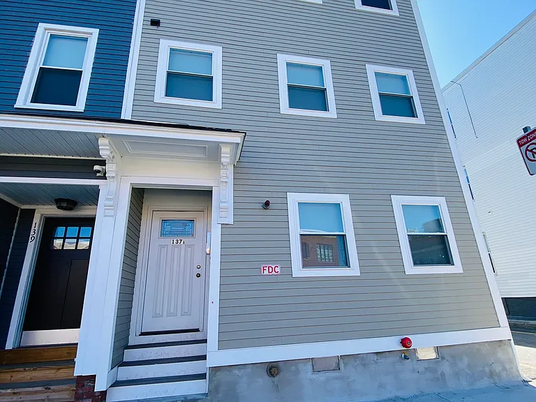 137A Paris St #3 — Photo 8