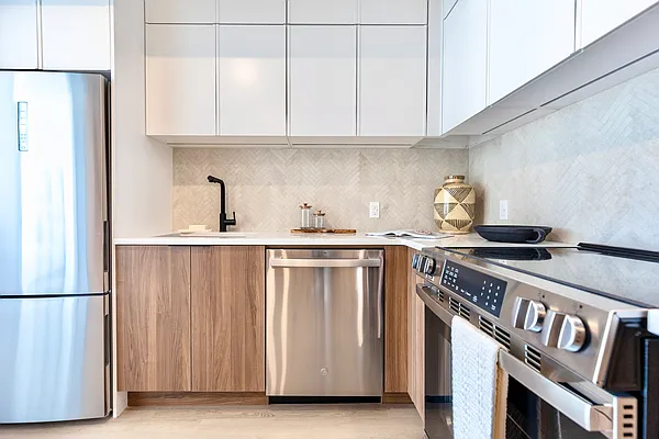 Rented by Manhattan Realty Group | media 2