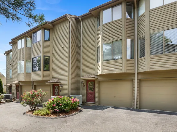 100 Willowbrook Avenue #5, Stamford, CT 06902