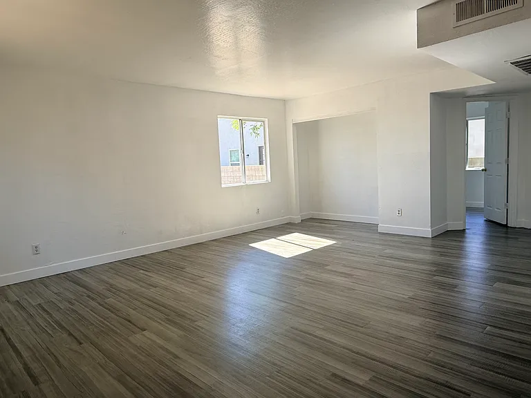 1046 W Polk St #1 — Photo 5