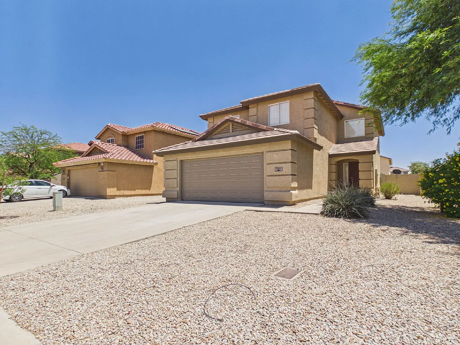 4 bed, 3.0 bath, 2300 sqft, $2,100 — Photo 2