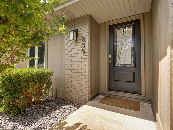 835 E Powell St, Springfield, MO 65807