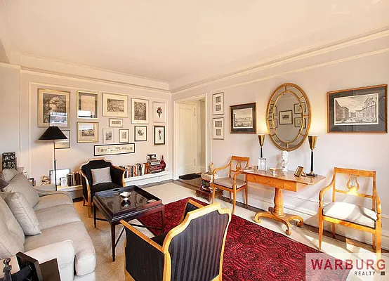 Sold by Warburg | media 18
