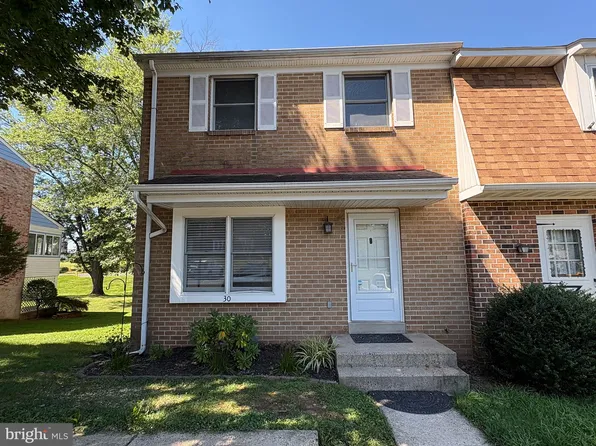 30 Valley Dr, Telford, PA 18969