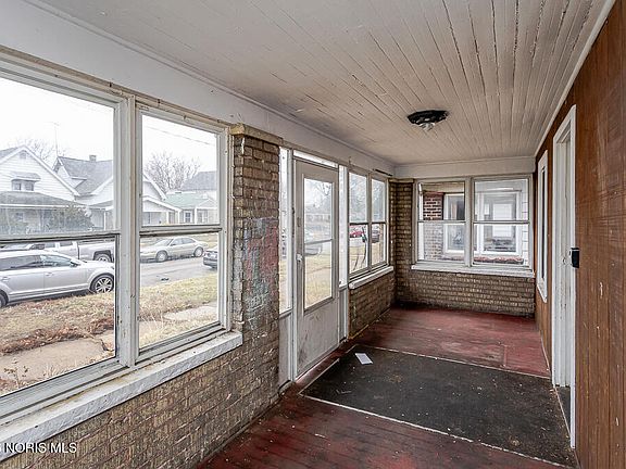 5th image of 3412 Maple St
