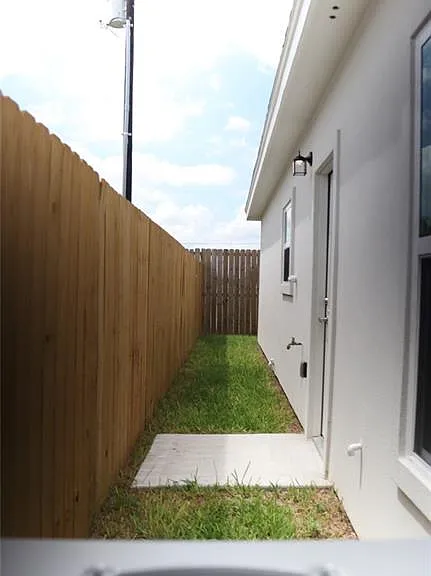 116 W Campeche Ave #4 — Photo 1