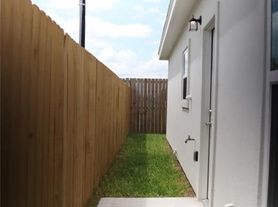 116 W Campeche Ave