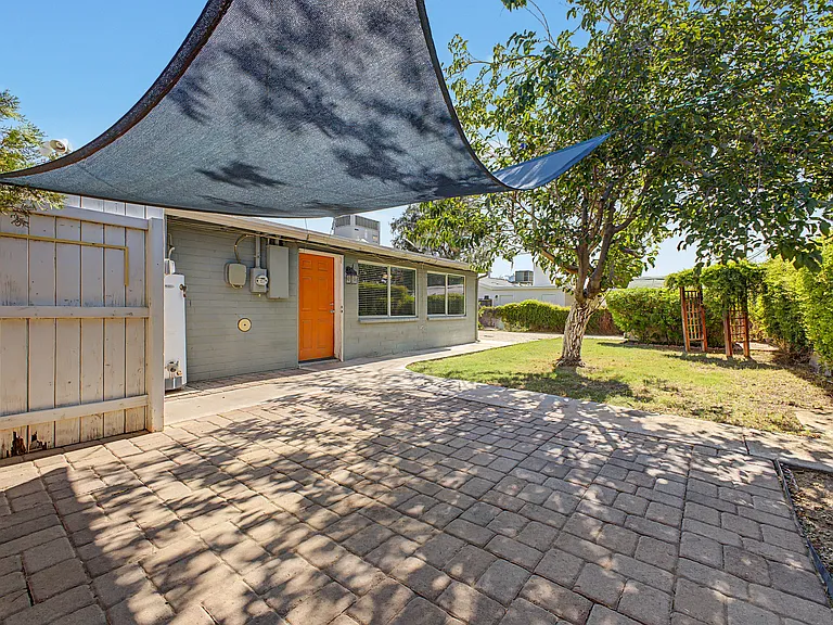 2514 E Campbell Ave — Photo 29
