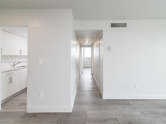 3rd image of 12300 NE 4th Ave APT 315