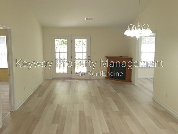 3rd image of 405 Long Needle Cir