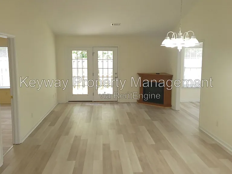 405 Long Needle Cir — Photo 3