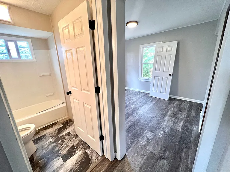 1620 Polk St — Photo 15