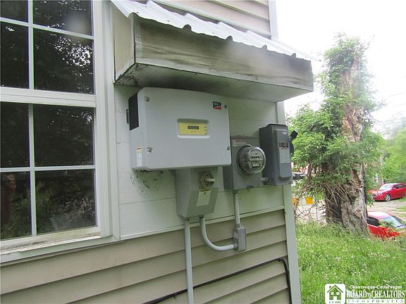 2nd image of 66 Waverly St