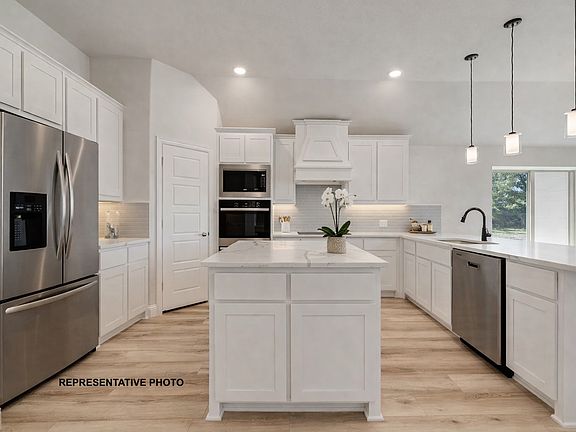 5th image of 1005 Monaco Ct