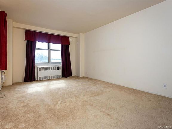4th image of 71 Strawberry Hill Ave #307
