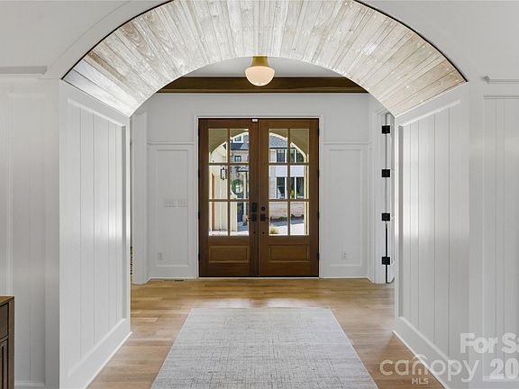 2nd image of 7005 Chateau Bordeaux Ln