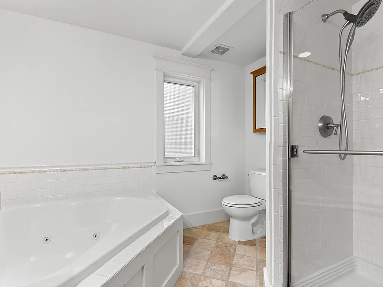 1133 10th Ave E #A — Photo 28