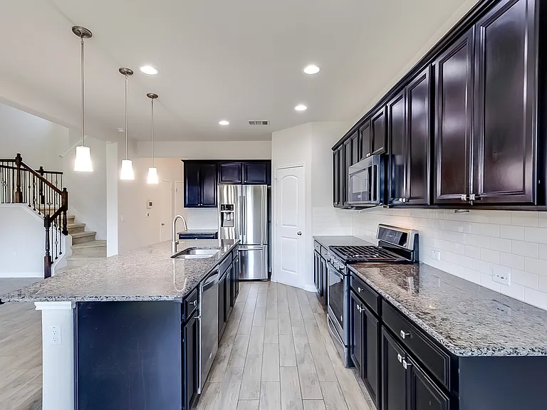 1005 Cold Bear Cv — Photo 15