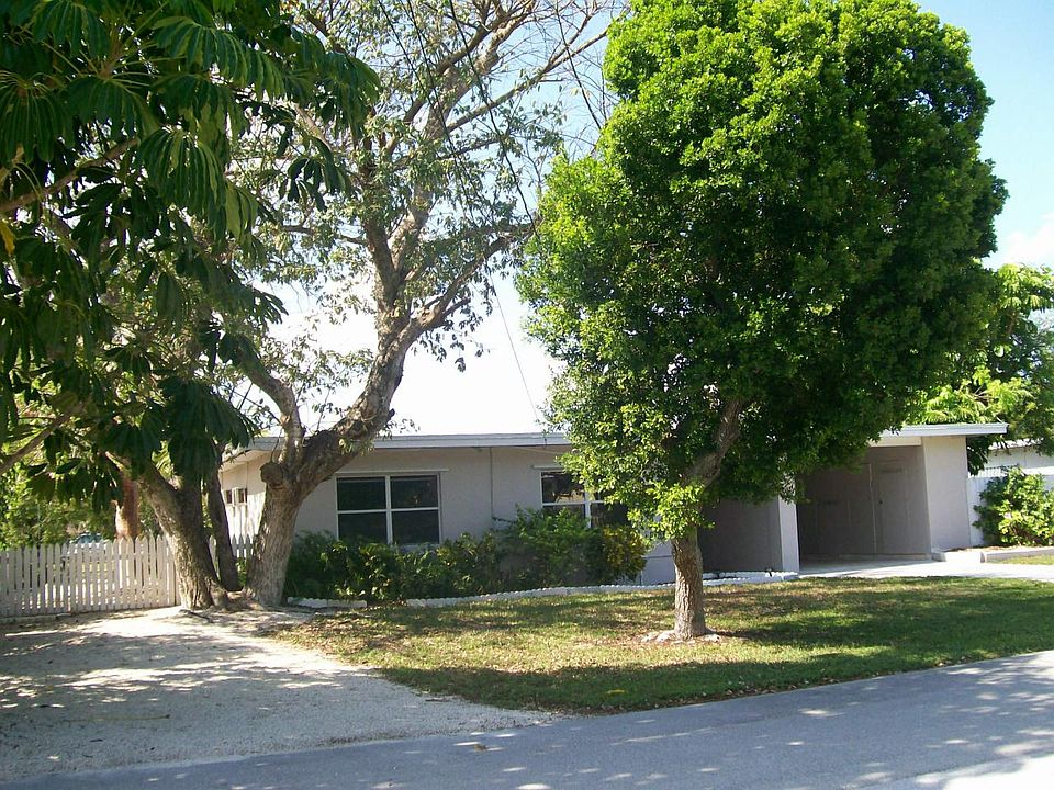1st image of 21041 6th Ave E