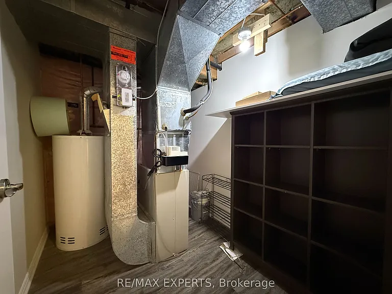 4 McNairn Ct #BASEMENT — Photo 10