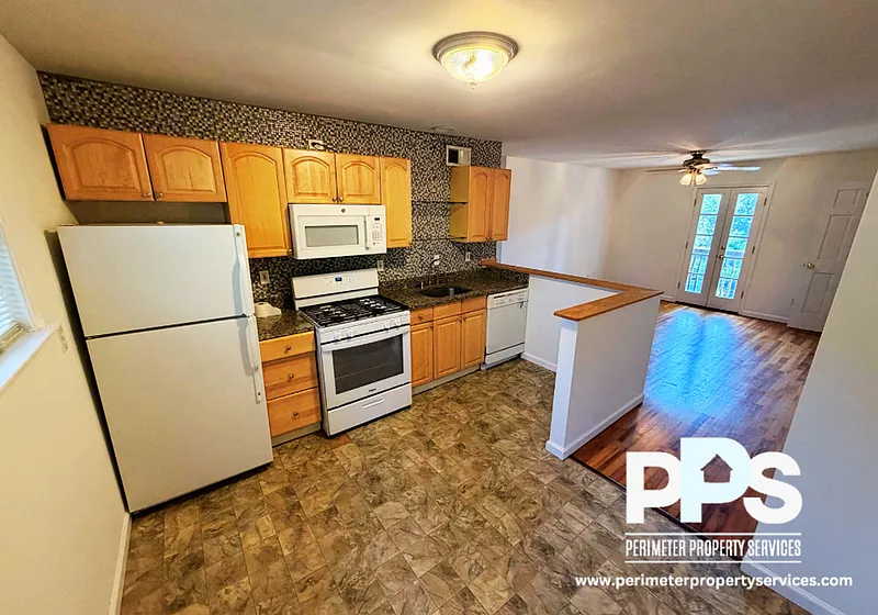 2 bed, 1.0 bath, 700 sqft, $1,425 — Photo 2