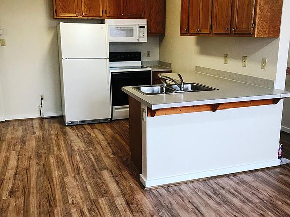 5th image of 530 7th St APT 203