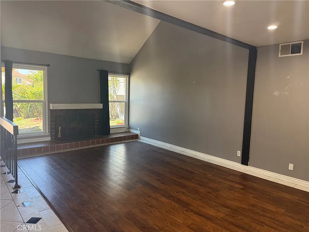 5 bed, 3407 sqft, $6,000 — Photo 2