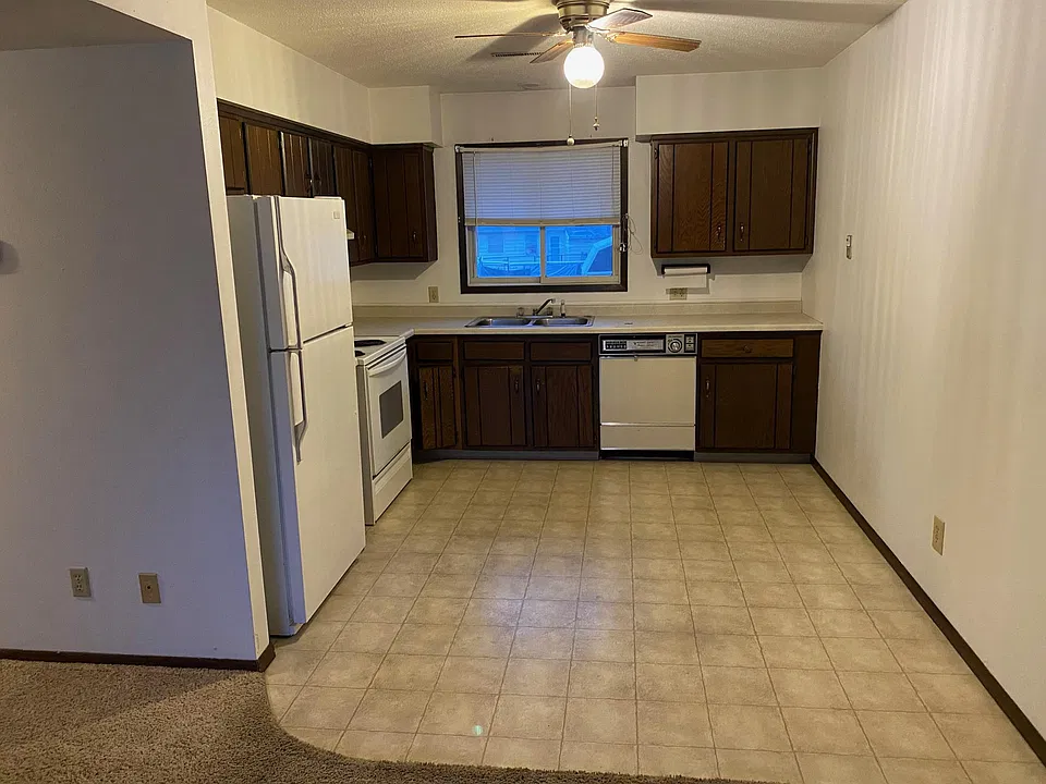 1400 S Shore Dr #2